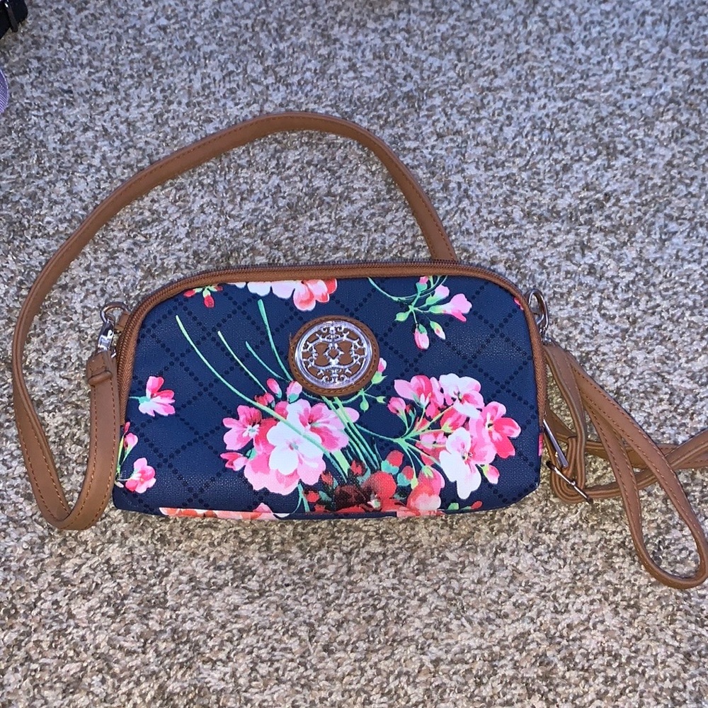 wrist/crossbody bag